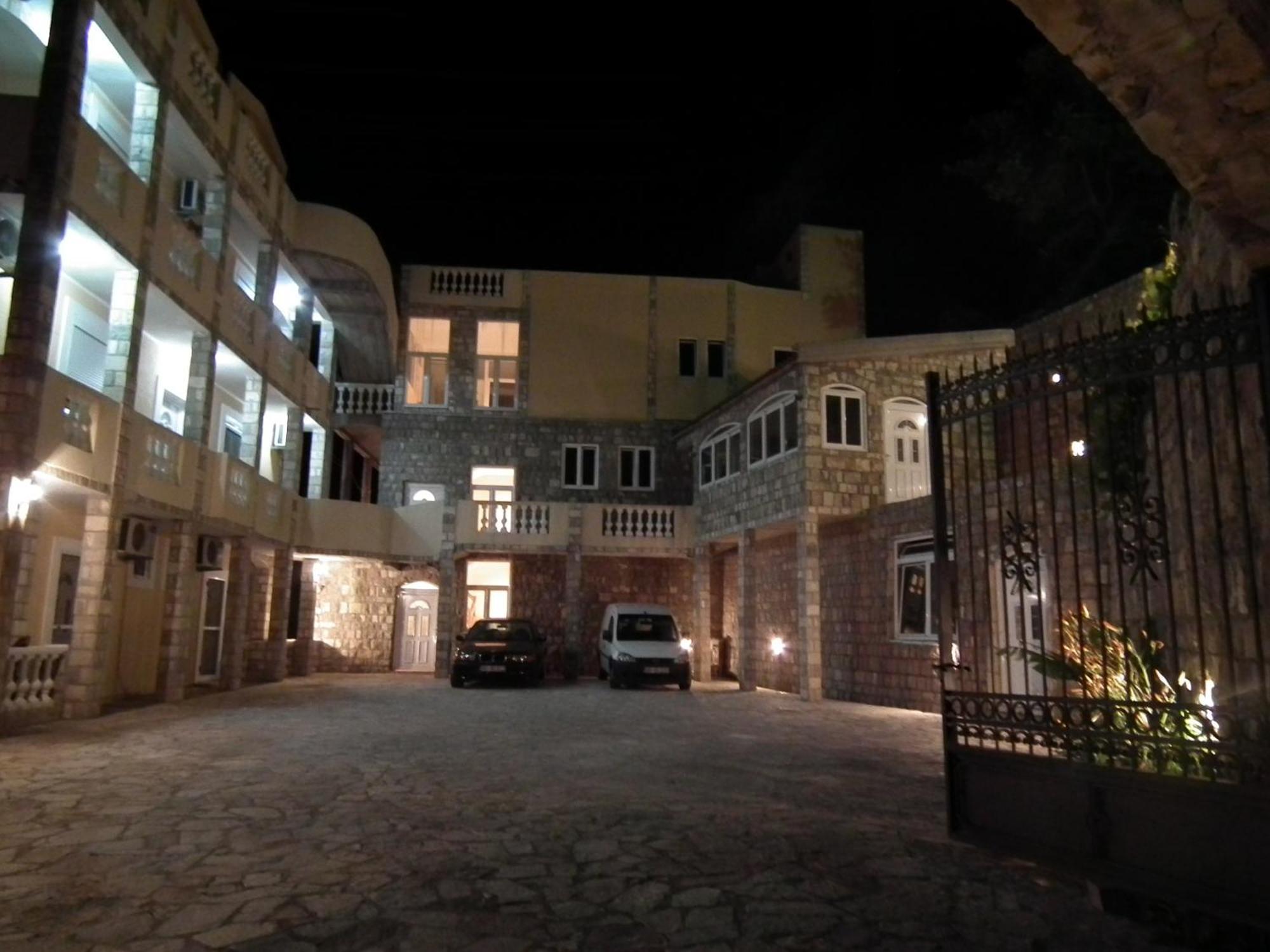 Castellamare Residence Petrovac Exterior foto